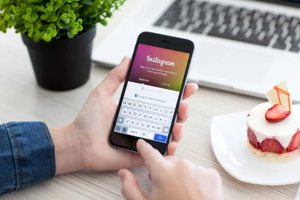 Why Can't I React To Messages On Instagram - ilifeguides